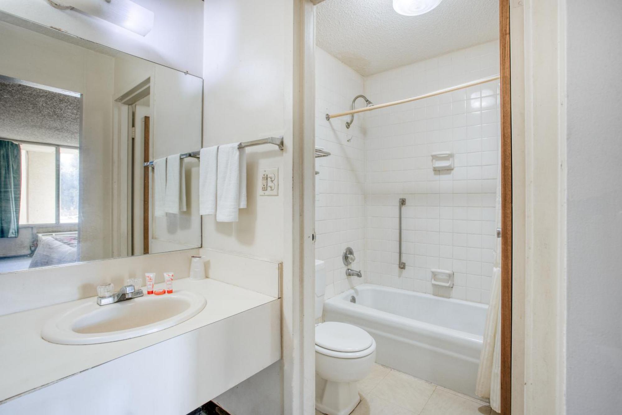 Oyo Hotel Petersburg Va - Templeton מראה חיצוני תמונה